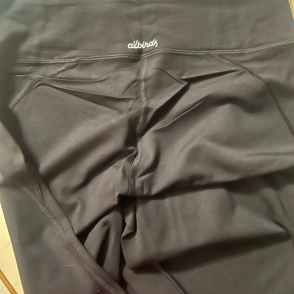 Allbirds leggings NWT smoke and pet free home size Medium (AllBirds, All Birds)